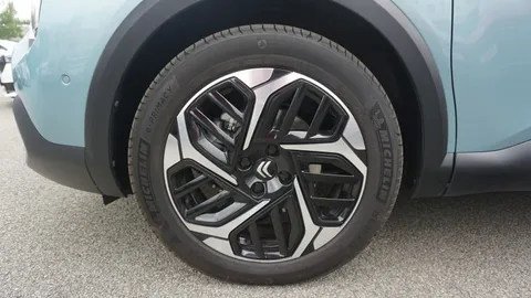 Car image 37