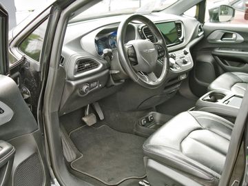 Car image 24