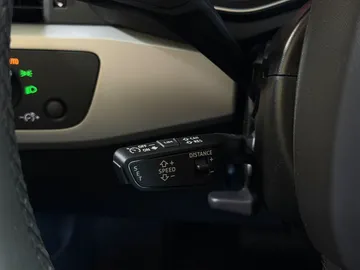 Car image 35