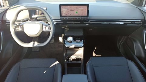 Car image 14