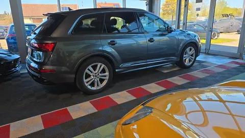 Car image 20