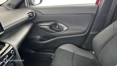 Car image 20