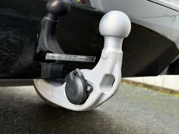 Car image 34