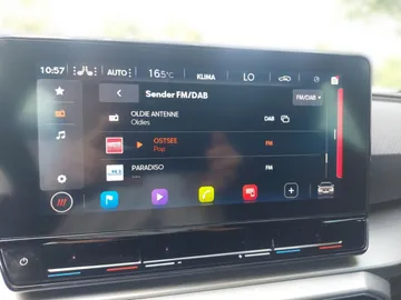 Car image 29