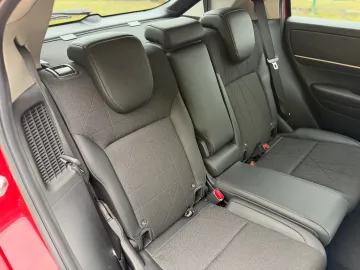 Car image 30