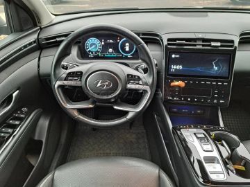 Car image 11