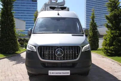 Car image 36
