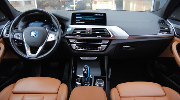 BMW iX3 210 kW image number 4