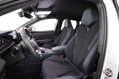 Car image 27