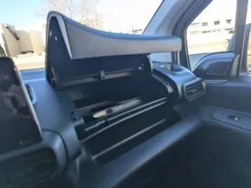 Car image 45