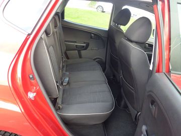 Car image 16