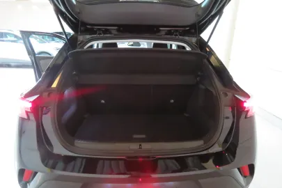 Car image 25