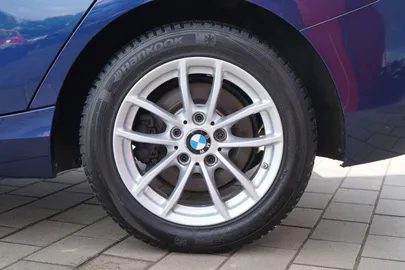 Car image 36