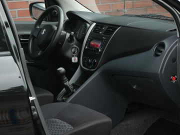 Car image 30