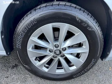 Car image 35