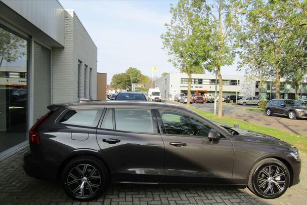 Volvo V60 B3 Essential 120 kW image number 27