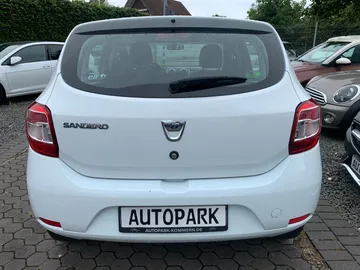 Car image 5