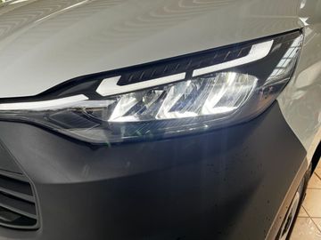Car image 24