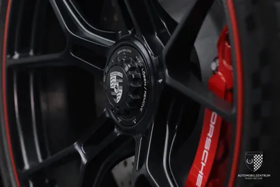 Car image 30