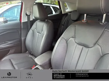 Car image 17
