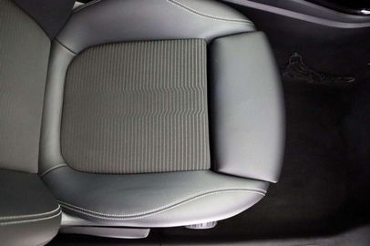 Car image 37