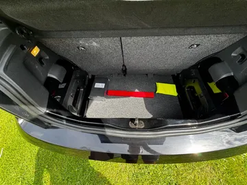 Car image 29