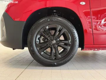 Car image 18