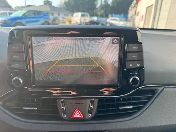 Car image 34