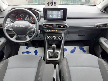 Car image 13