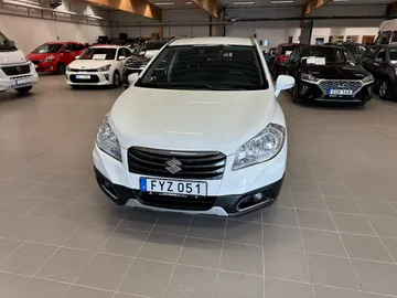 Car image 3