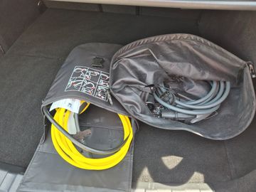 Car image 32