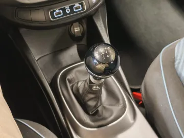 Car image 21