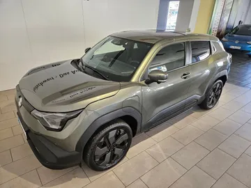 Car image 18