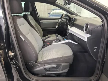 Car image 24