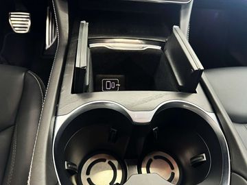 Car image 36