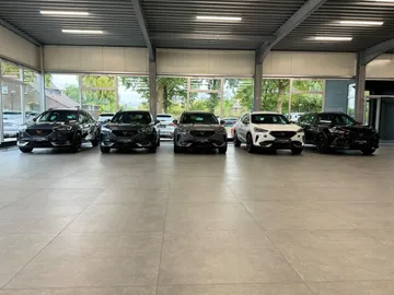 Car image 29