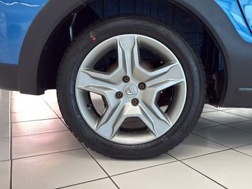 Car image 25
