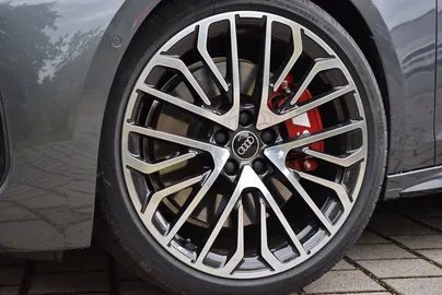 Car image 26