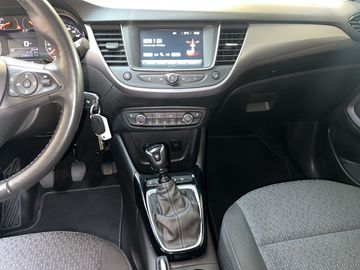 Car image 12