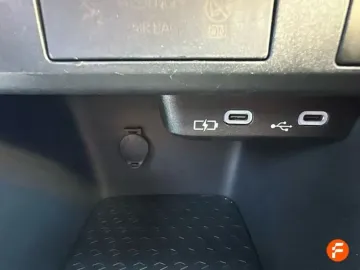 Car image 26