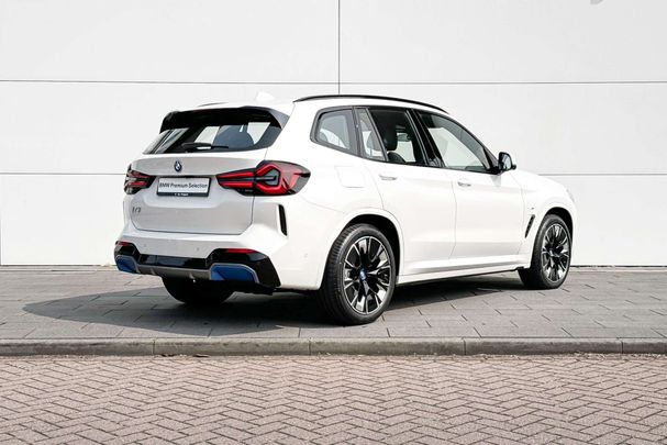 BMW iX3 210 kW image number 3