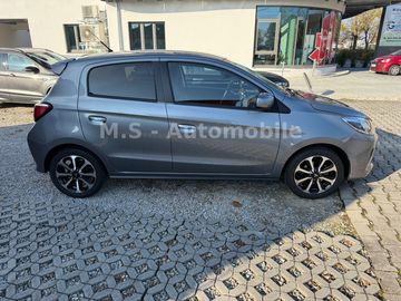 Car image 4