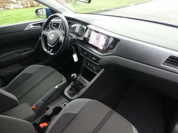 Car image 28