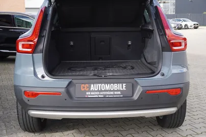 Car image 30