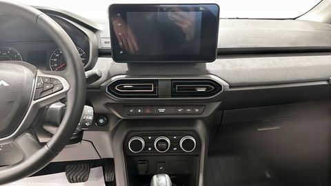 Car image 23