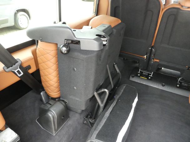 Land Rover Defender 110 90 kW image number 26