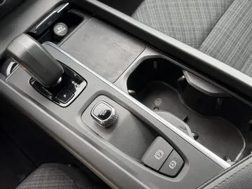 Car image 39