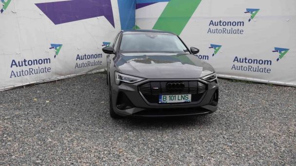 Audi e-tron 60 300 kW image number 4