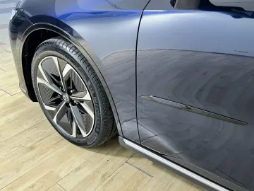 Car image 33