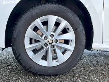 Car image 35